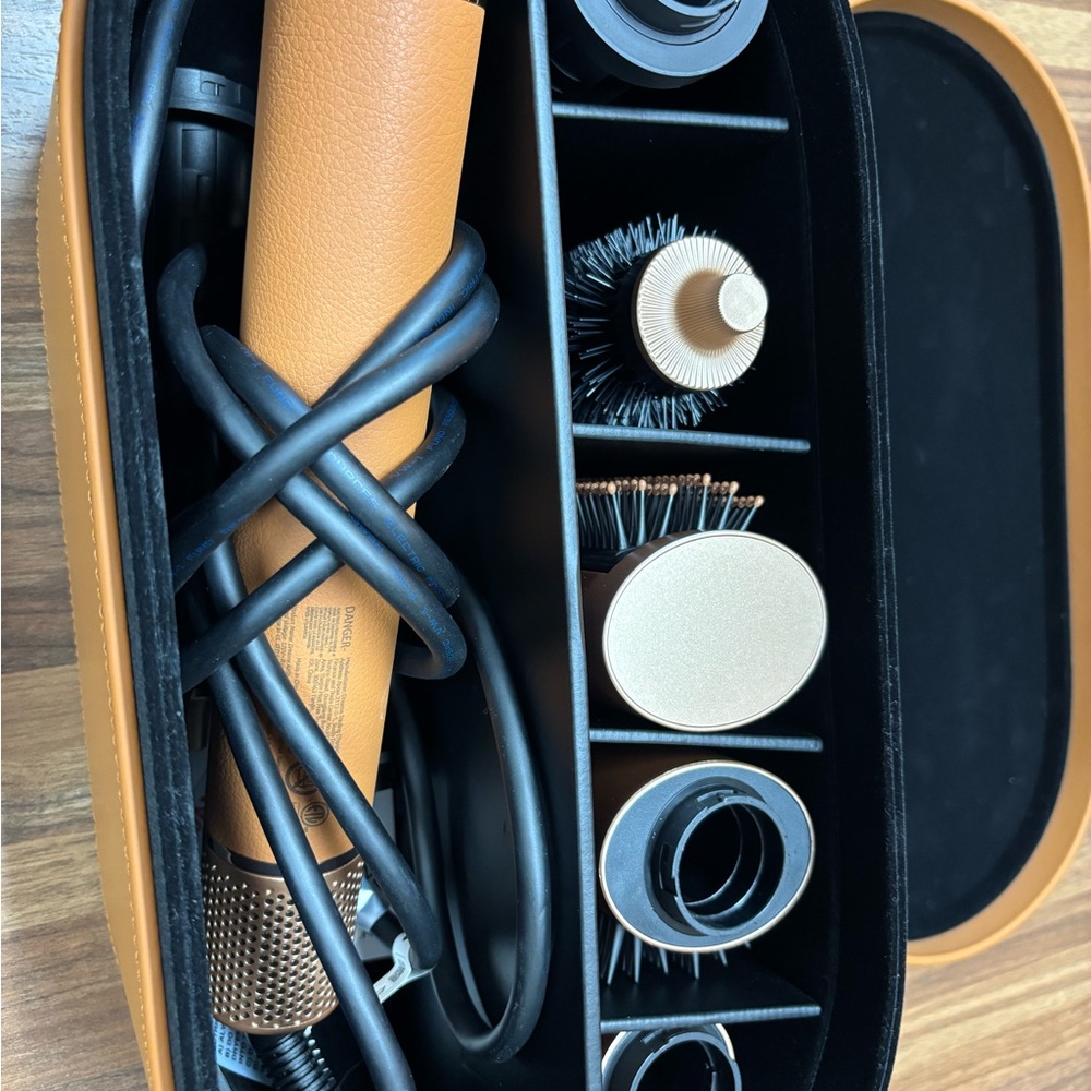 Women's Electric Hot Air Styler Set in Tan